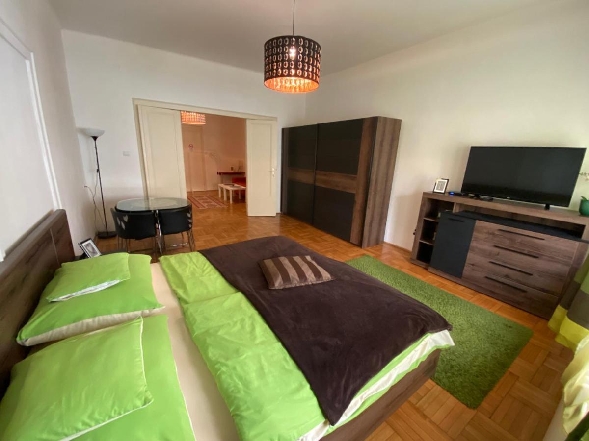 Apartment And Rooms Heart Of The City Budapest Exteriör bild