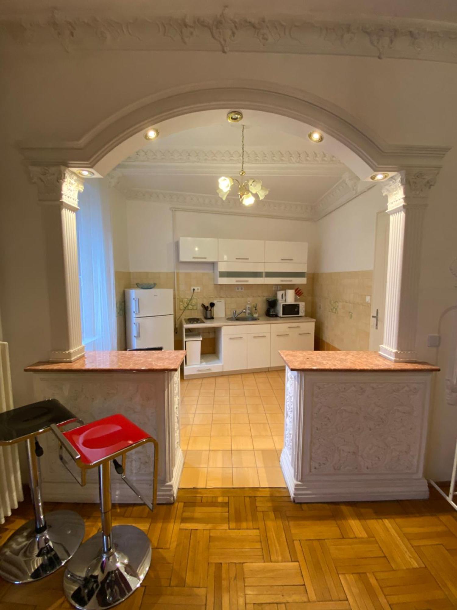 Apartment And Rooms Heart Of The City Budapest Exteriör bild