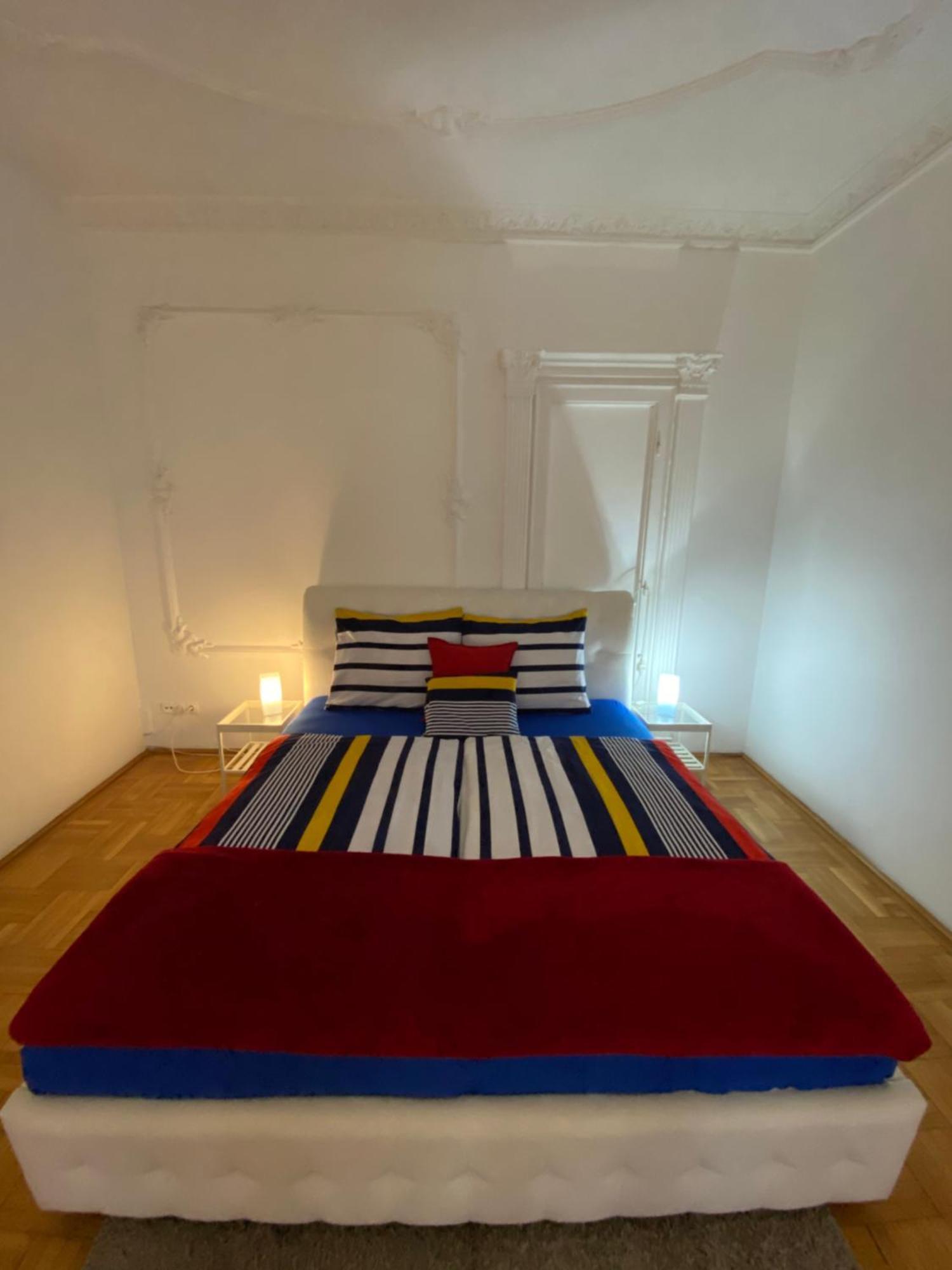 Apartment And Rooms Heart Of The City Budapest Exteriör bild