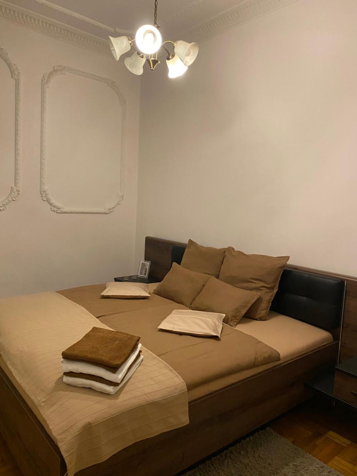 Apartment And Rooms Heart Of The City Budapest Exteriör bild