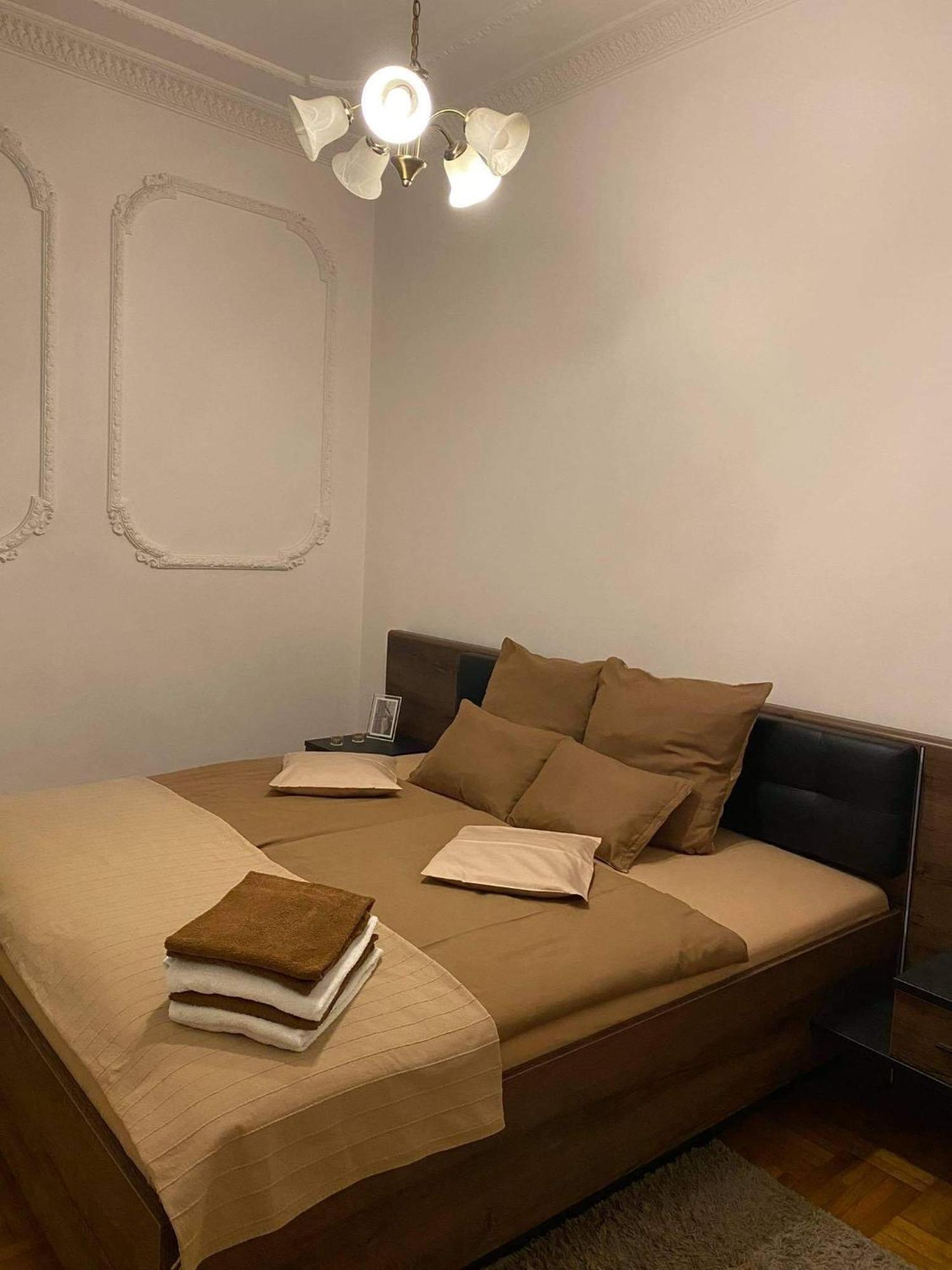 Apartment And Rooms Heart Of The City Budapest Exteriör bild
