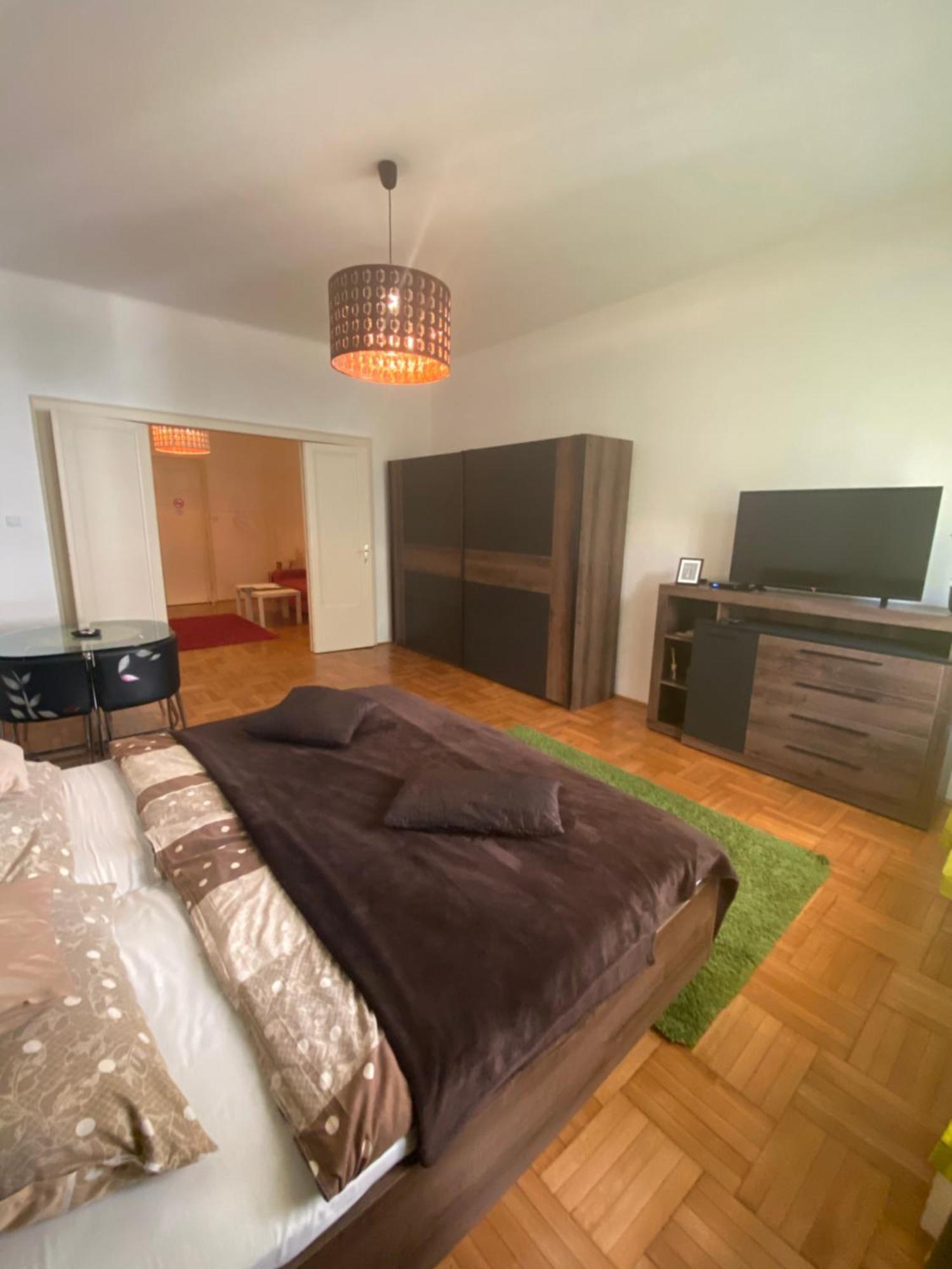 Apartment And Rooms Heart Of The City Budapest Exteriör bild
