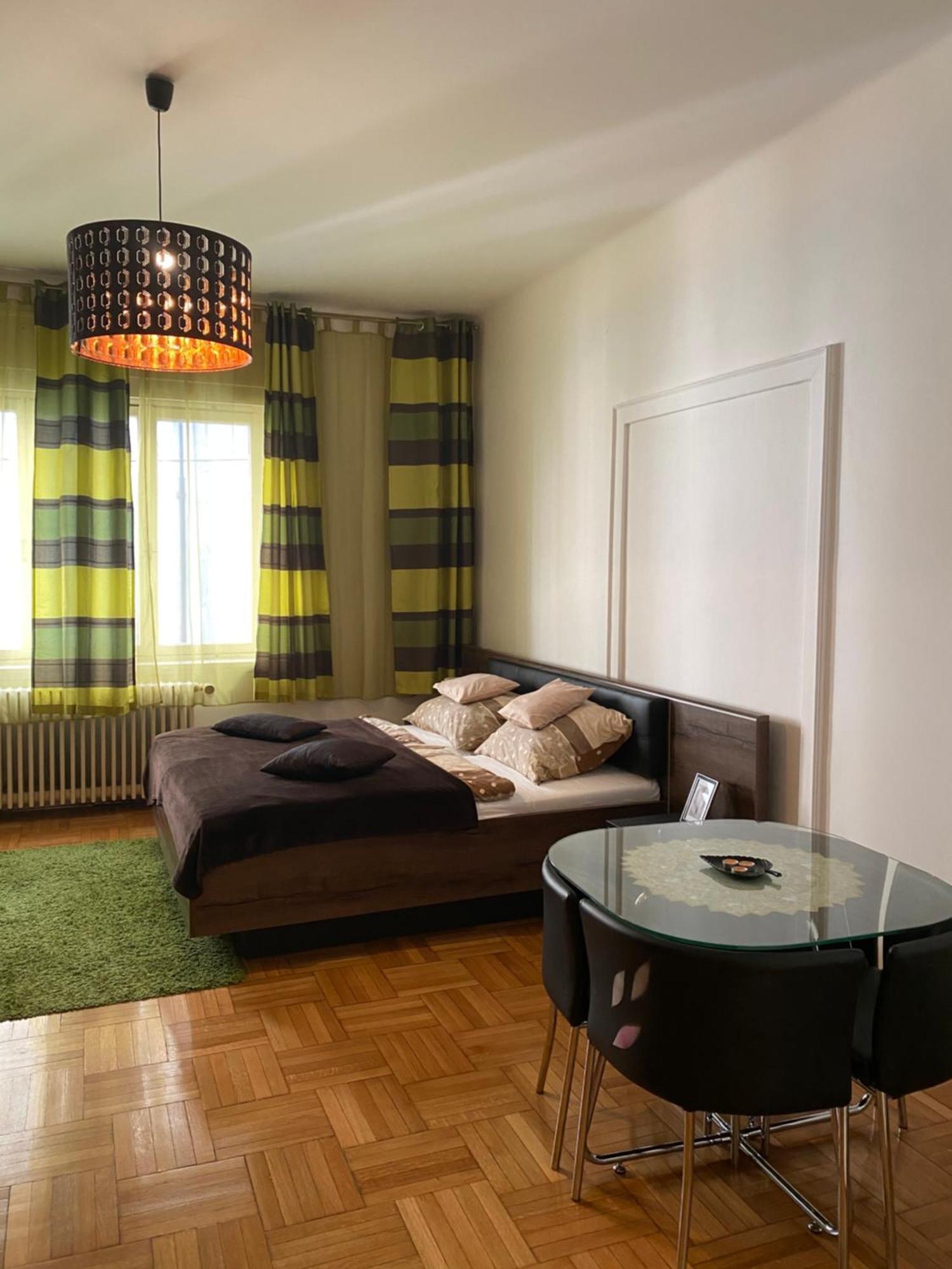 Apartment And Rooms Heart Of The City Budapest Exteriör bild